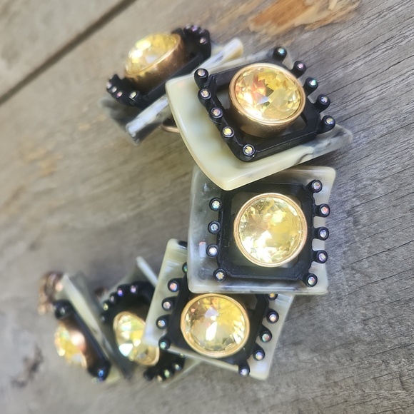 HTF ☆ Brulee Bracelet -- Very Unique Design - Picture 7 of 7